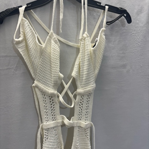 Chic White Backless Dress - Picture 4 of 6